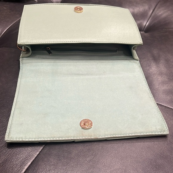 Like Dreams Woven Mint Green vegan leather with Gold chain crossbody strap - Picture 7 of 9